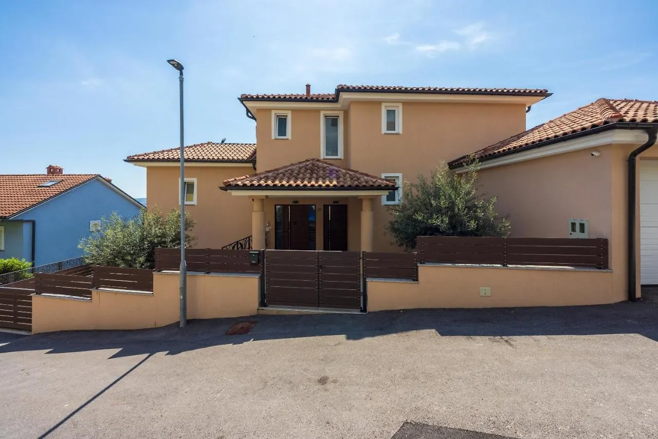 Dolly Lux Apartment Crikvenica