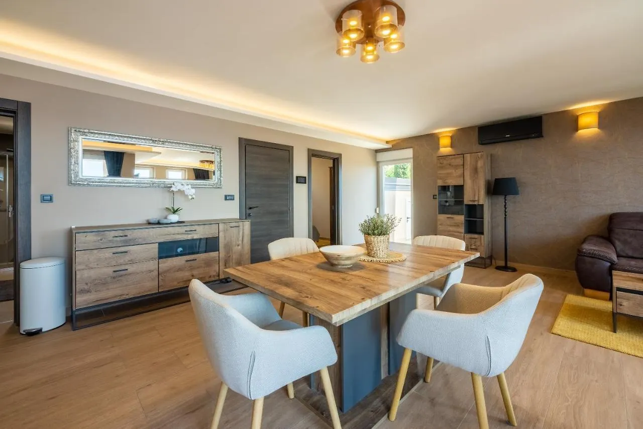 Dolly Lux Apartment Crikvenica 0*,